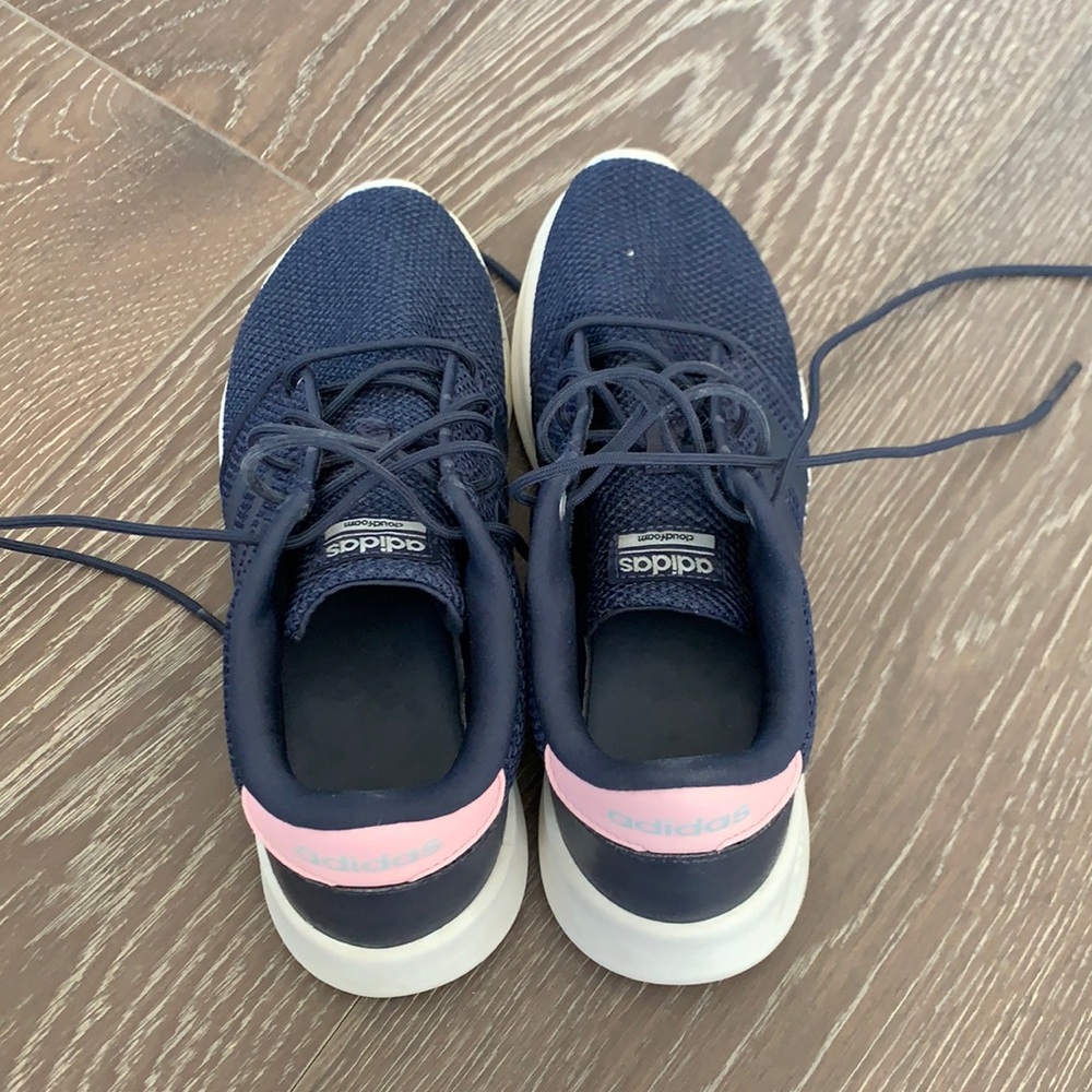 Navy Adidas cloudfoam